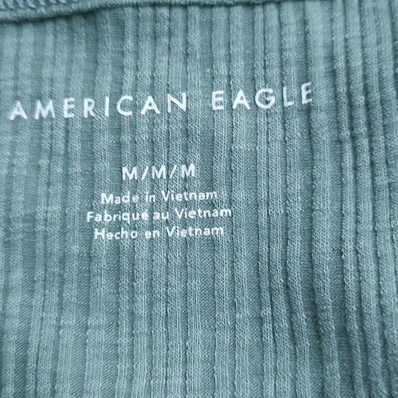 American Eagle sage green ribbed razor back crop top  Sz M - Picture 4 of 4